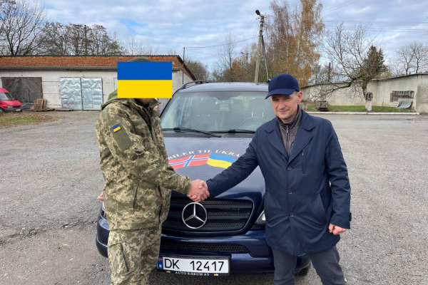 «Українська команда» Тернопільщини передала на фронт ще один автомобіль 