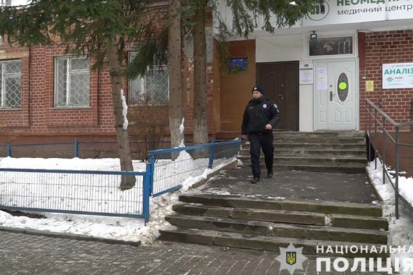 Напад на жінку у Тернополі: чоловік побив, забрав гаманець і утік