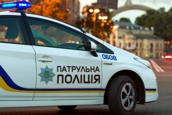 У Тернополі судили патрульного, який зупинив автомобіль голови суду