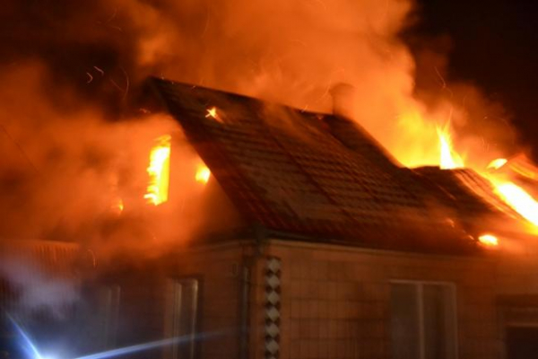 На Тернопільщині з вогню винесли чоловіка, який отруївся чадним газом