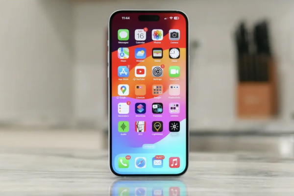 iPhone 15 Plus — найкращий смартфон для купівлі у 2024 році, і в нас є 5 аргументів на користь цього