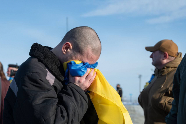 Наші - вдома: звільнили 207 українських полонених