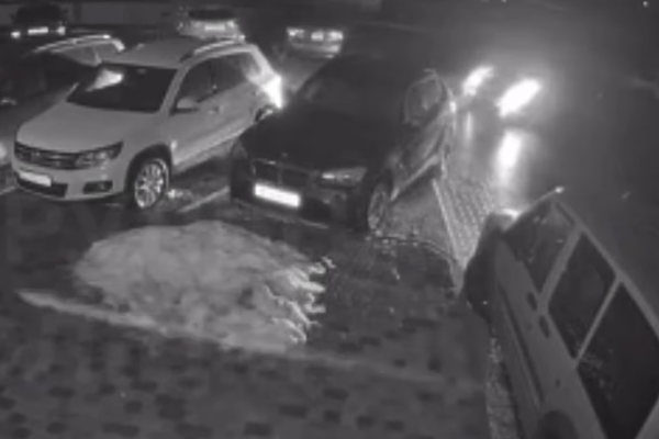 У Тернополі шукають винуватця ДТП, який ударив припарковане авто і поїхав далі: розшук