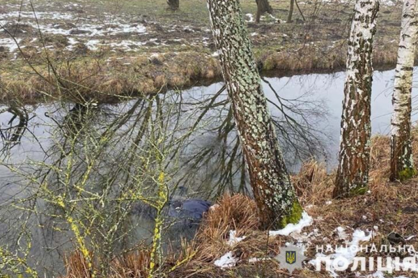 На Кременеччині у річці знайшли тіло людини