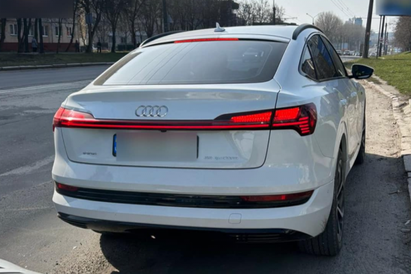 Не пропустив пішохода і має штраф: у Тернополі розшукали водія Audi, який порушив ПДР