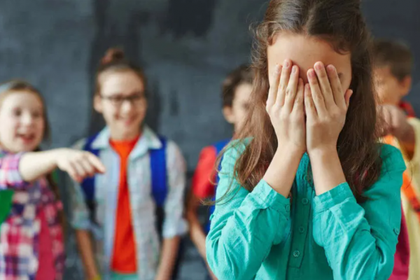 На Тернопільщині судили жінку, бо її донька у школі цькує однокласницю